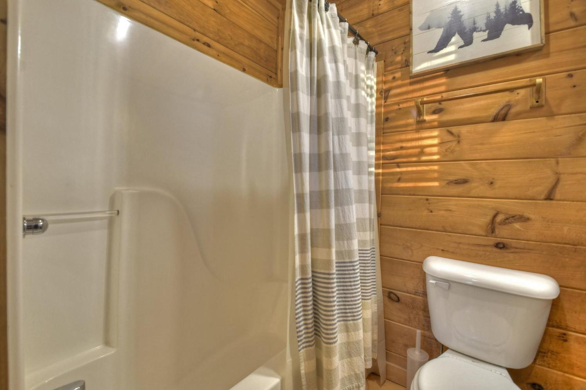 Villa Talking Leaves Hot Tub Firepit And Comfy King Beds Ellijay Esterno foto