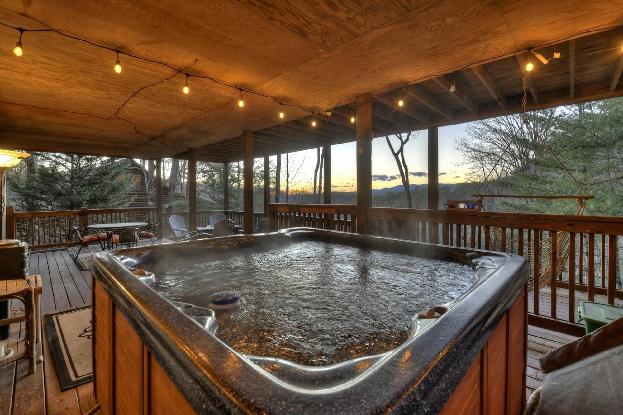 Villa Talking Leaves Hot Tub Firepit And Comfy King Beds Ellijay Esterno foto
