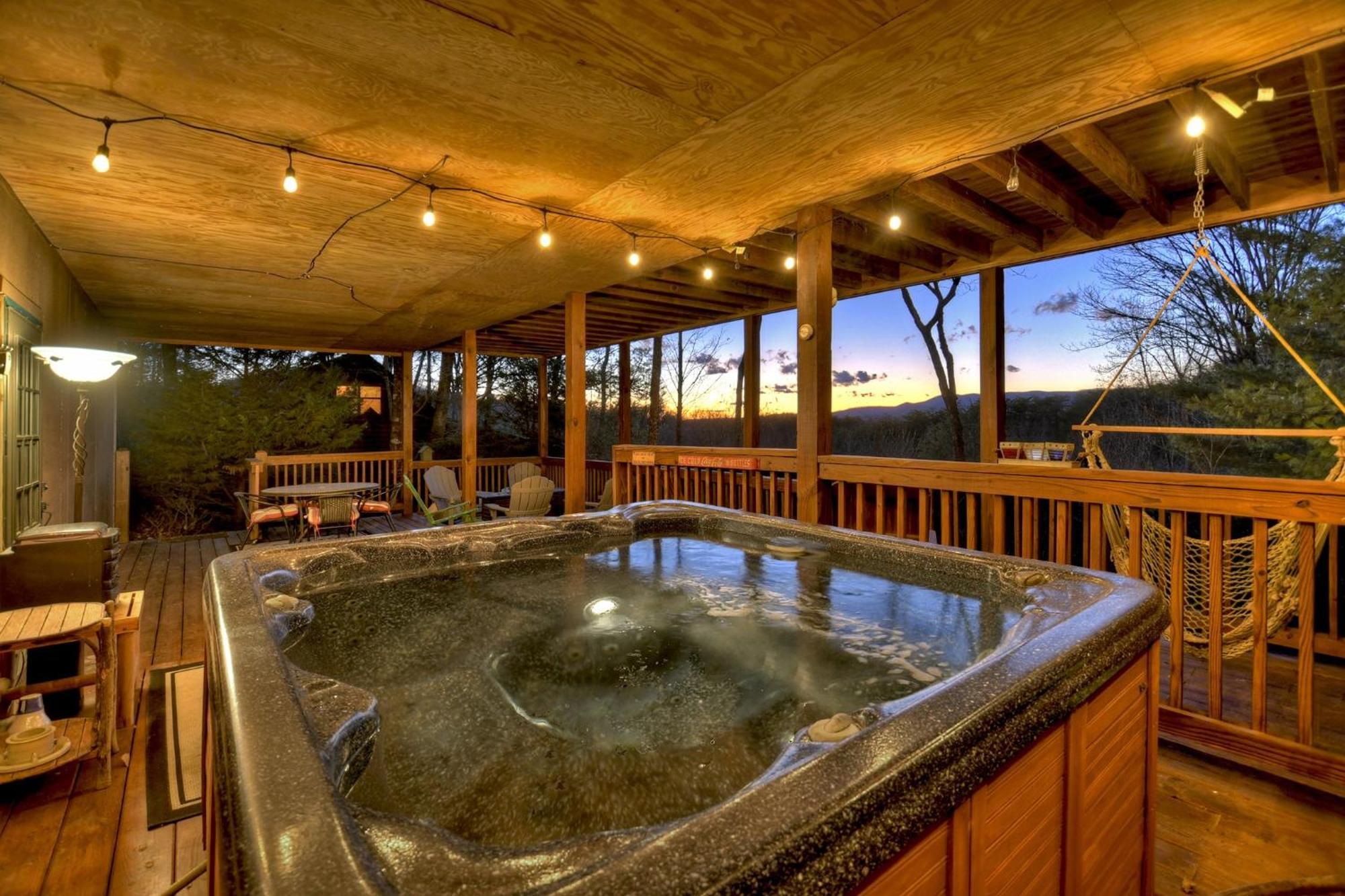 Villa Talking Leaves Hot Tub Firepit And Comfy King Beds Ellijay Esterno foto